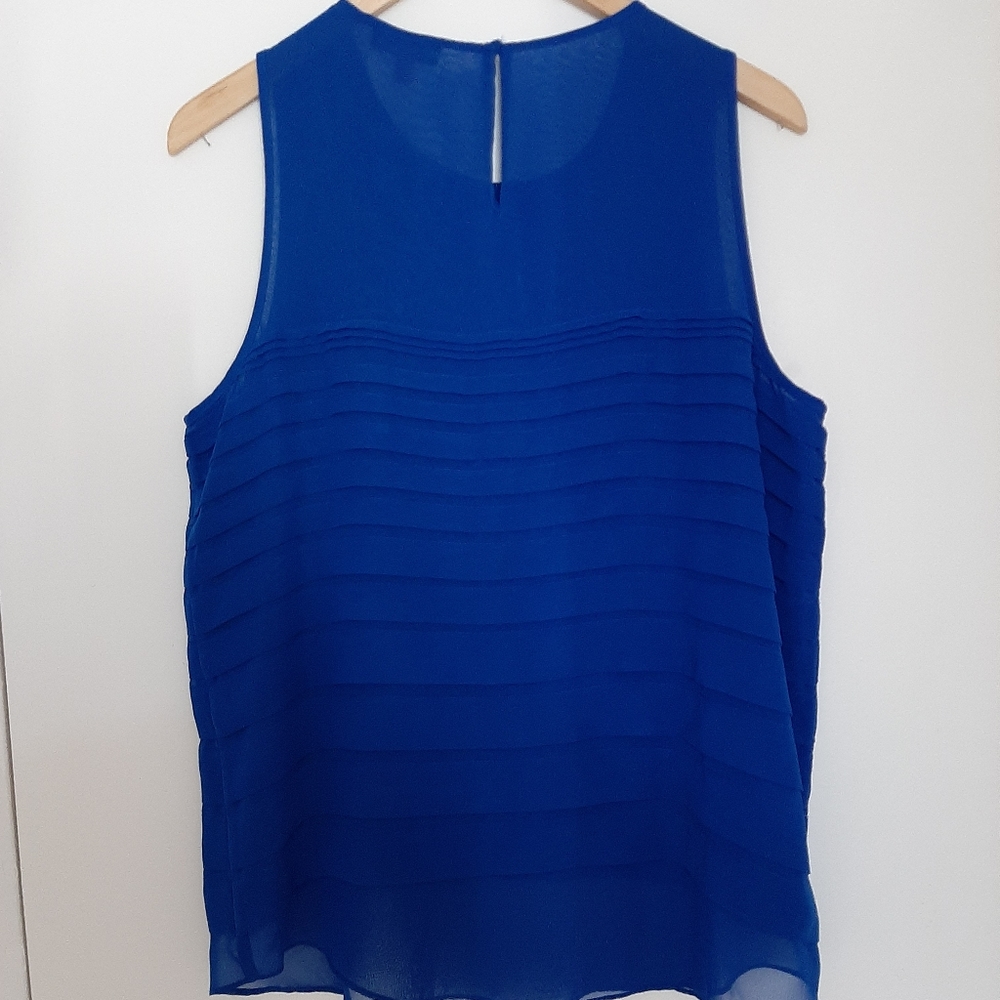 Vince Camuto small blue ladies Sleeveless blouse - Picture 14 of 15